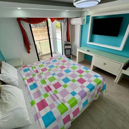 Hotel Restaurant Hamilton بوكا شيكا المظهر الخارجي الصورة
