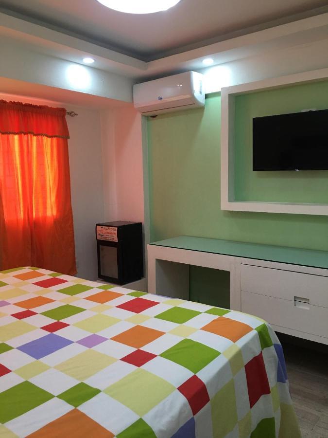 Hotel Restaurant Hamilton بوكا شيكا المظهر الخارجي الصورة