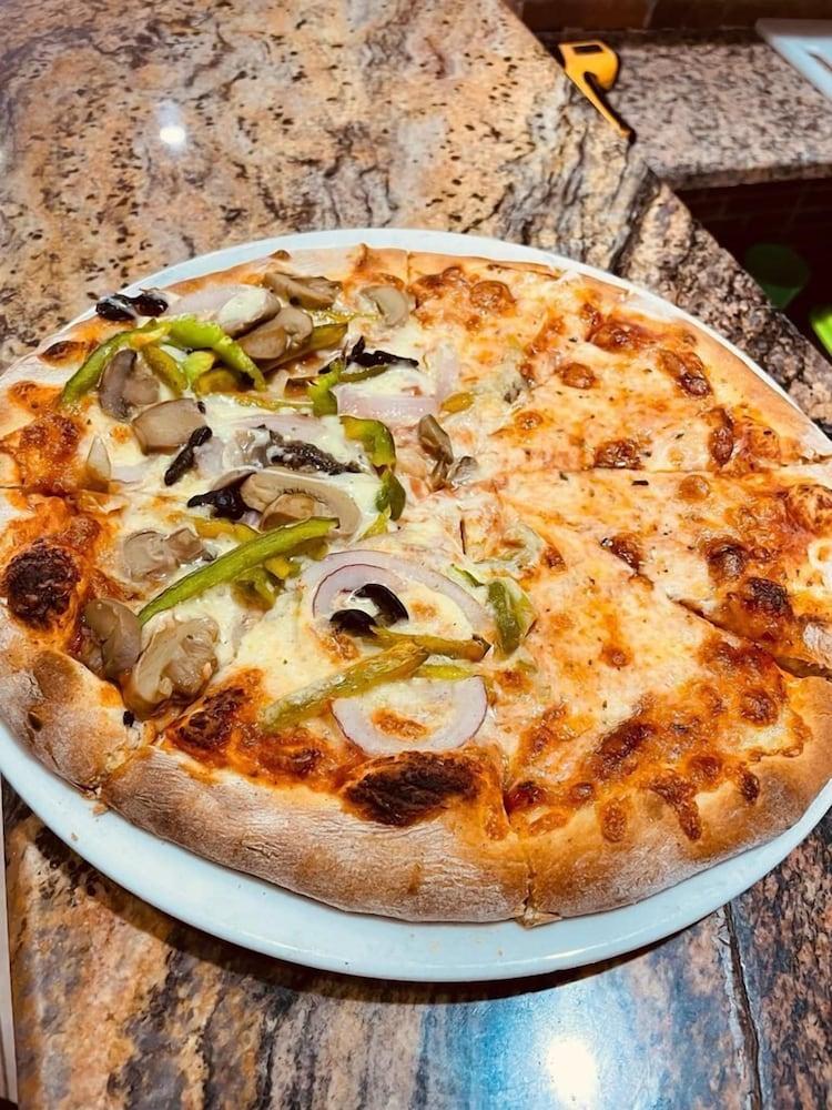 Hotel Restaurant Hamilton بوكا شيكا المظهر الخارجي الصورة